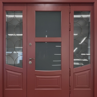 Остекленная входная группа с терморазрывом, ковкой по бокам и панелями МДФ с покраской эмалью